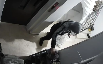 Sultangazi’de ayakkabı hırsızlığı: Onlarca çift ayakkabı çaldılar
