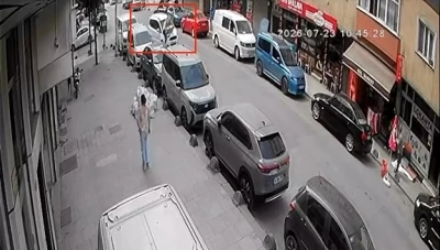 Sultangazi&rsquo;de kuryeye ara&ccedil; &ccedil;arptı: O anlar kamerada
