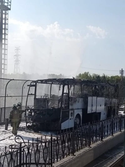 Sultangazi’de servis otobüsü alevlere teslim oldu
