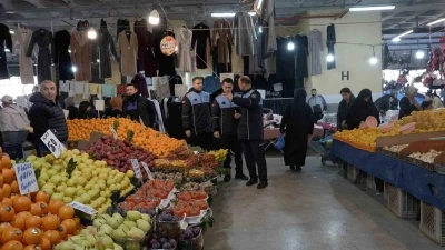 Sultangazi&rsquo;de zabıta ekiplerinden pazarlarda denetim
