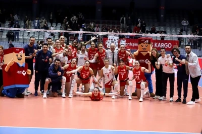 Sultanlar Ligi: Aras Kargo: 3 - Nil&uuml;fer Belediyespor: 1
