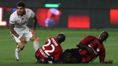 Süper Lig ekibine büyük şok! İlk maçta çapraz bağlarında kopma şüphesi