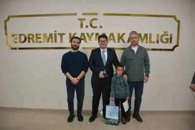 S&uuml;phan İlkokulu &ouml;ğrencisi &lsquo;Kitap Van&rsquo; projesinde il&ccedil;e birincisi oldu
