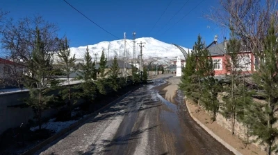 S&uuml;phan&rsquo;ın eteklerinde kartpostallık belde: Aydınlar
