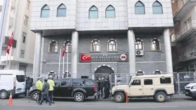 Sur Belediyesi&rsquo;nin yeni logosu tepki &ccedil;ekti