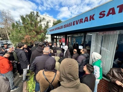 S&uuml;re uzatıldı ama yoğunluk bitmedi: Trabzon&rsquo;da 10 bin adet APP plaka değiştirildi
