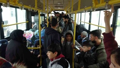 Suriyelilerin g&ouml;n&uuml;ll&uuml; geri d&ouml;n&uuml;şleri hızlandı