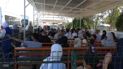 Suriyelilerin ülkelerine gönüllü dönüşü sürüyor
