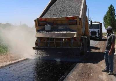 Suru&ccedil; kırsalında yol atağı s&uuml;r&uuml;yor
