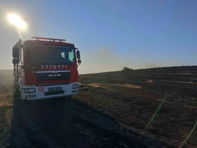 Susurluk&rsquo;taki arazi yangını ekiplerin ortak m&uuml;dahalesiyle s&ouml;nd&uuml;r&uuml;ld&uuml;
