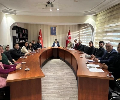 Susuz’da Kaymakam Tutal, kurum amirleriyle toplantı yaptı
