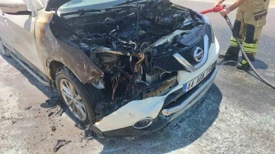 SUV ara&ccedil; yangında kullanılamaz hale geldi

