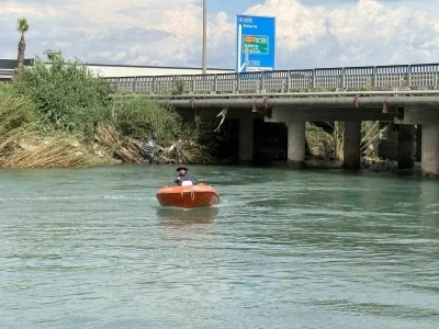 Suya atlayıp kayıp olan genci arama &ccedil;alışmaları s&uuml;r&uuml;yor
