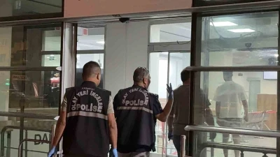 Tabancayla yaraladıkları şahsı hastaneye bırakıp ka&ccedil;tılar: 1 yaralı
