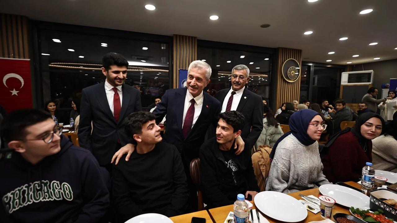 Tahmazoğlu’ndan YKS Sonrası Öğrencilere Sürpriz Destek Mesajı