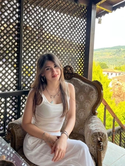 Takla atan araçtan fırlayan genç kız hayatını kaybetti
