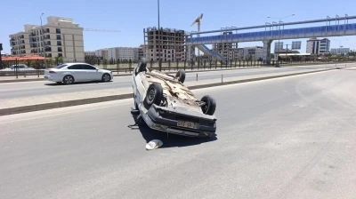 Takla atan otomobilin s&uuml;r&uuml;c&uuml;s&uuml; yaralandı
