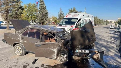 Takla atan Tofaş hurdaya dönerken sürücüsü ölümden döndü
