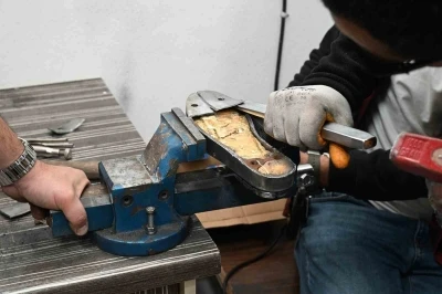 Takside 21 kilo 506 gram kaçak altın ele geçirildi: 1 tutuklama
