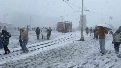 Taksim karla kaplandı
