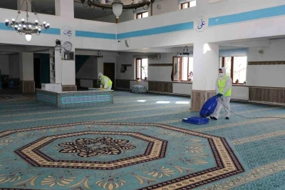 Talas&rsquo;ın camilerinde Ramazan&rsquo;a &ouml;zel temizlik
