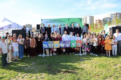 Talas&rsquo;ta &ccedil;evre bilinci sanatla buluştu, &ouml;ğrenciler &ouml;d&uuml;llerine kavuştu
