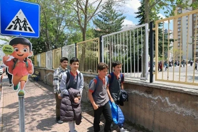 Talas’ta okul geçitleri hem sevimli hem güvenli
