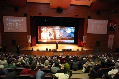 Talas&rsquo;ta Ramazan coşkusu Hatice K&uuml;bra Tongar S&ouml;yleşisi ile s&uuml;rd&uuml;
