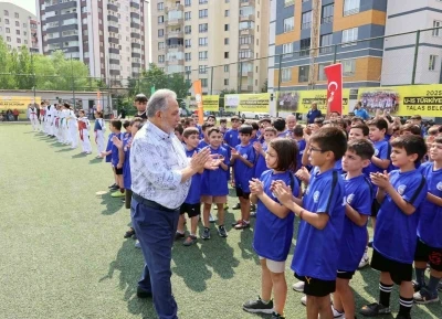 Talas’ta yaz spor okulu görkemli finalle tamamlandı
