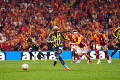 Talisca, derbide penaltı ka&ccedil;ırdı
