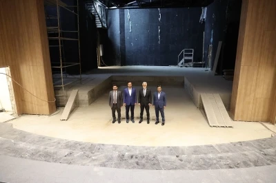 Tamer Karadağlı&rsquo;dan Bağcılar&rsquo;da a&ccedil;ılacak tiyatro binası i&ccedil;in "S&uuml;per" yorumu
