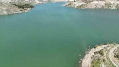Tarihi Altınlı K&ouml;pr&uuml; baraj sularında kayboldu