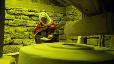 Tarihi değirmenler d&ouml;n&uuml;yor, mısır unu gurbet yollarına &ccedil;ıkıyor
