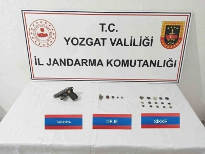 Tarihi eser kaçakçıları jandarmaya yakalandı
