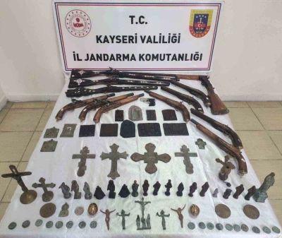 Tarihi eser ka&ccedil;ak&ccedil;ısı jandarmadan ka&ccedil;amadı
