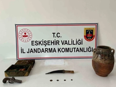 Tarihi eser satmaya çalışan şüpheli jandarma tarafından yakalandı
