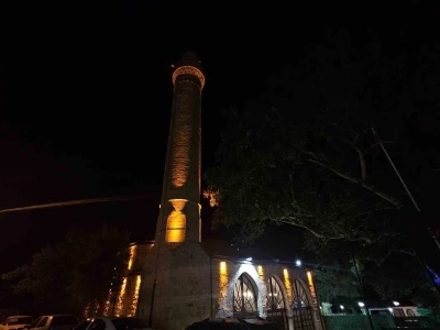 Tarihi Harput Mahallesi&rsquo;nde gece g&uuml;zelliği
