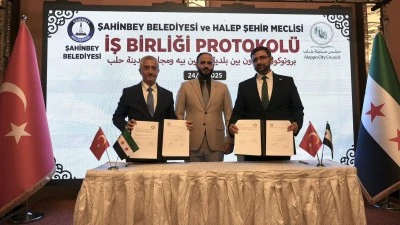 Tarihi hizmet protokolü Halep’e Hizmet Eli Tahmazoğlu’dan.