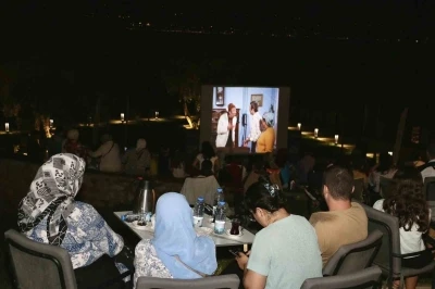 Tarihi kalede &quot;Neşeli Günler&quot;
