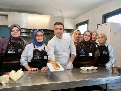 Tarım akademisi kursiyerleri h&uuml;nerlerini sergiledi

