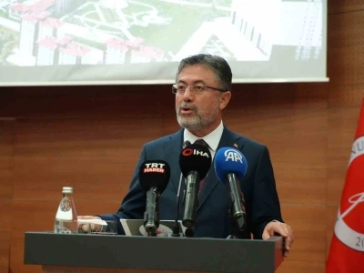 Tarım ve Orman Bakanı Yumaklı: &quot;Teknolojiyi bir kalkan olarak kullanmak zorundayız&quot;
