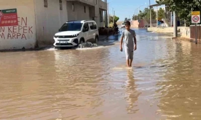 Tarımsal sulama suyu caddeleri göle çevirdi
