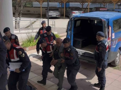 Tarladan d&ouml;nen karı-kocayı &ouml;ld&uuml;ren sanığın yargılanmasına başlandı
