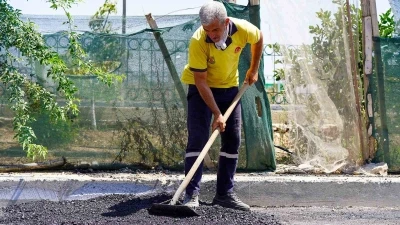 Tarsus’ta 9 mahallede asfalt yama çalışması tamamlandı
