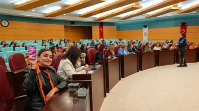Tarsus’ta kadına şiddetle mücadele için farkındalık programı
