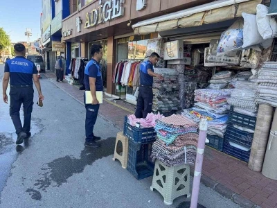 Tarsus’ta kaldırım işgaline izin verilmiyor
