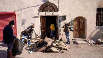 Tarsus&rsquo;ta k&ouml;t&uuml; koku şikayeti &uuml;zerine adrese giden ekipler, evden 28 kamyon atık &ccedil;ıkardı
