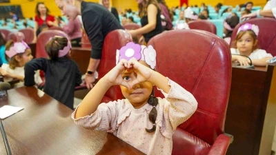 Tarsus’ta meclis koltukları bu kez kız çocuklarının oldu
