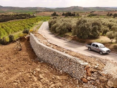 Tarsus&rsquo;ta yol ve yaya g&uuml;venliği artırıldı
