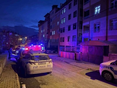 Tartıştığı erkek arkadaşını banyoda bı&ccedil;aklayarak &ouml;ld&uuml;rd&uuml;
